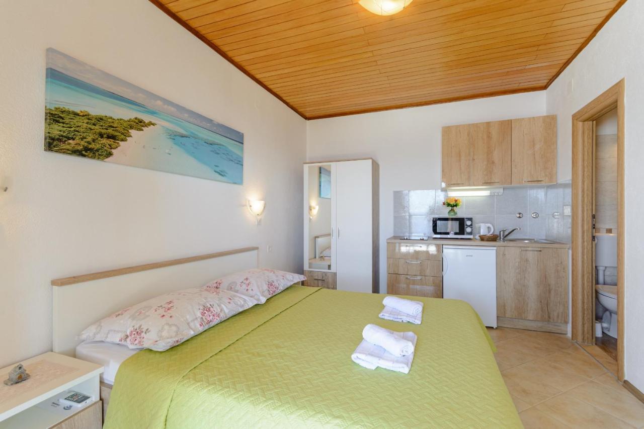 Rooms Sani Brela Exterior photo